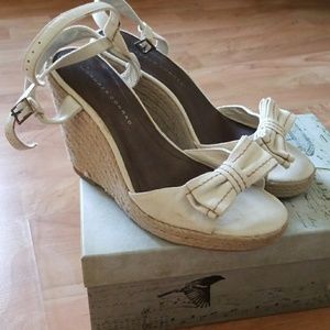 Adorable Lauren Conrad Espadrile Wedges 🏵